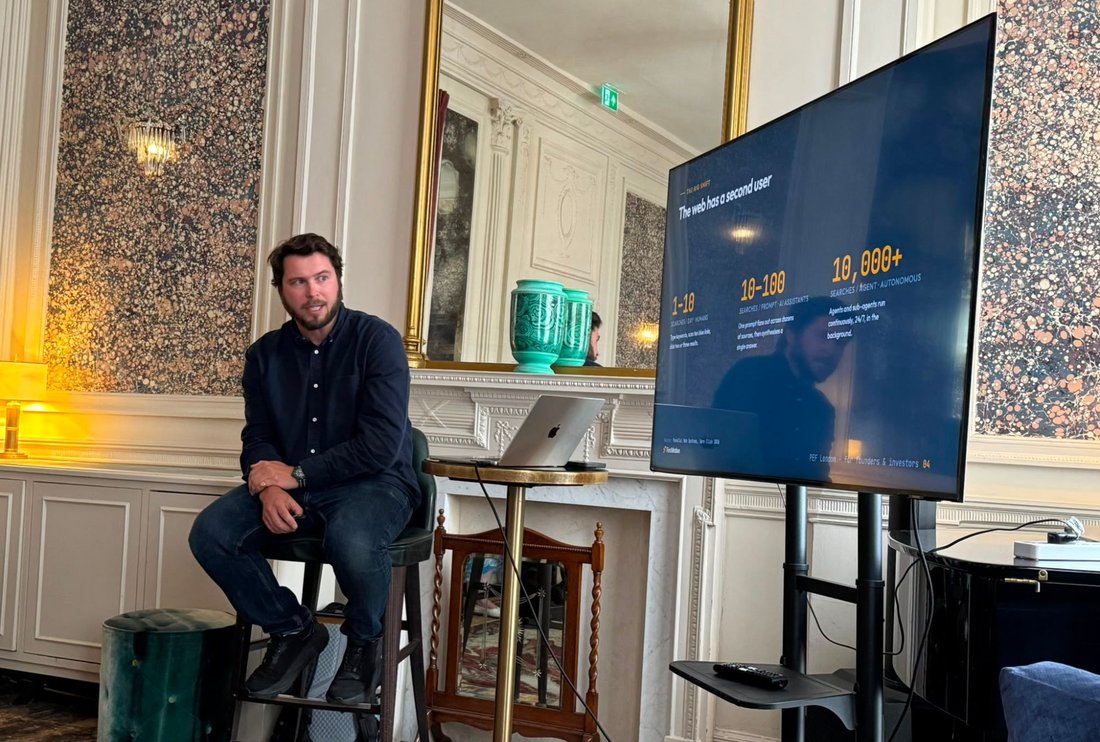 Tom Batting presenting an AI search strategy workshop to a room of founders and investors